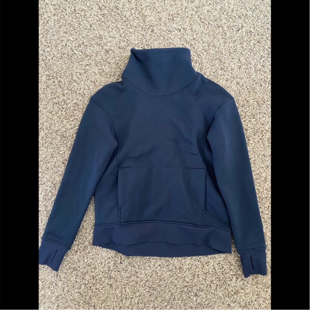 Lululemon navy blue pullover